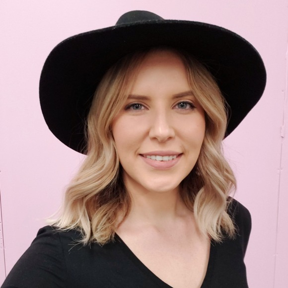 Meet your Posher, Kylie - Picture 1 of 1